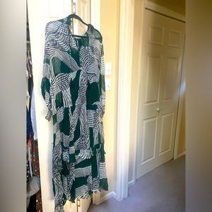 Gorgeous Anthropologie Flowy Maxi Dress